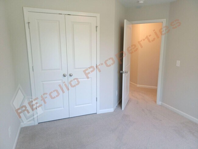 Building Photo - Great news! Application fee will be credited toward your first month’s rent upon lease is execute...