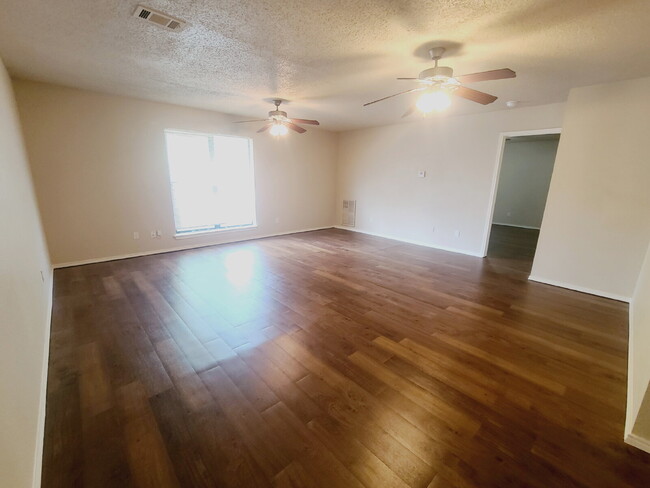 Building Photo - COMING SOON - Cedar Hill: Large 5 Bedroom,...