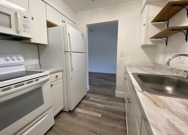 Building Photo - 4104 Inlet Cir