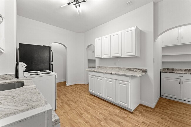 Building Photo - 227 Winchester St