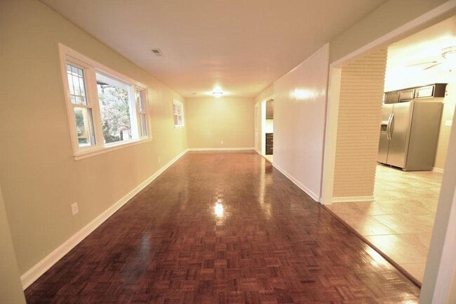 Building Photo - 2151 Brambleton Ave SW
