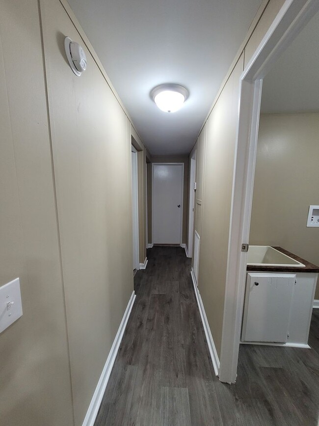 Building Photo - -For Rent - Hart County - Pineywoods Cr - ...