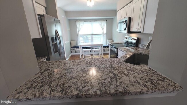 Building Photo - 442 Darby Ln