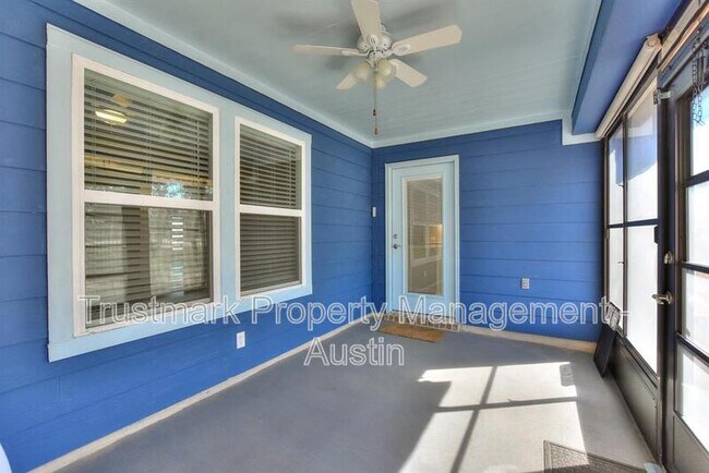 Building Photo - 220 Comal Ln
