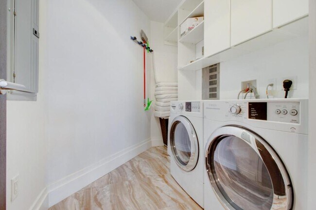 Building Photo - 9703 Collins Ave