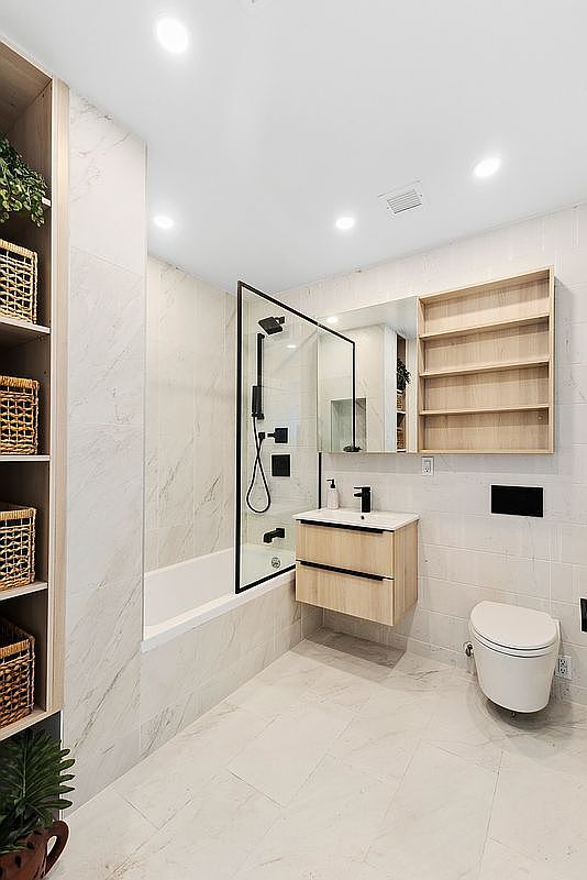 Building Photo - 12-16 30th Ave -401