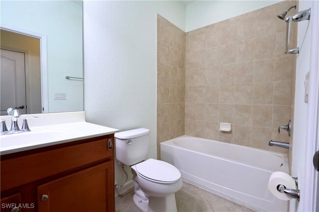 Building Photo - 2338 Heydon Cir E