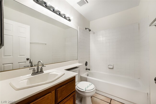 Building Photo - 2709 Camphor Tree St