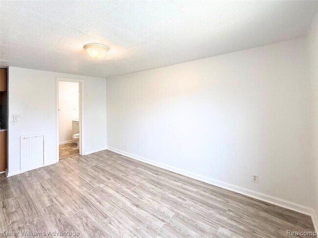 Building Photo - 29222 Grand River Ave