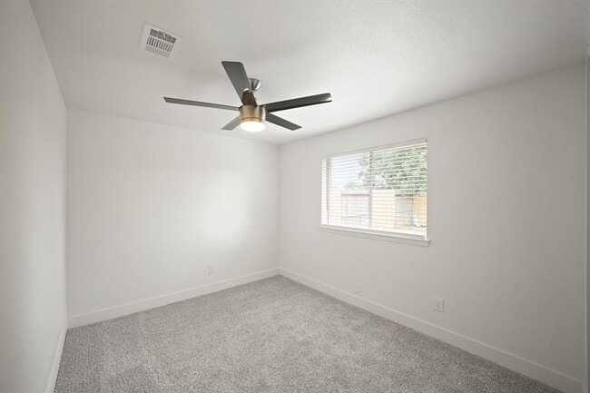Building Photo - 6738 Prairie Village Dr