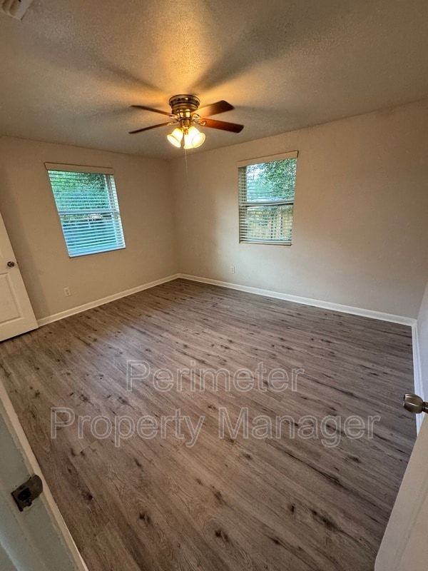 Building Photo - 8215 Cir St S