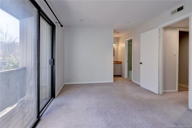 Building Photo - 8 Spring W