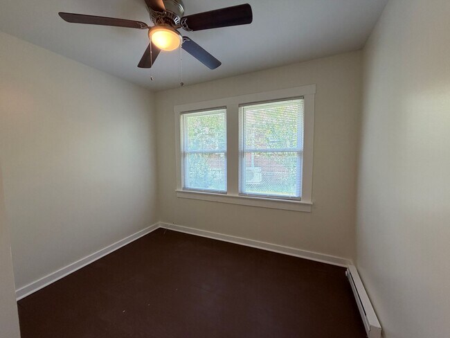 Building Photo - Swannanoa - Newly Renovated Beacon Village Cottage