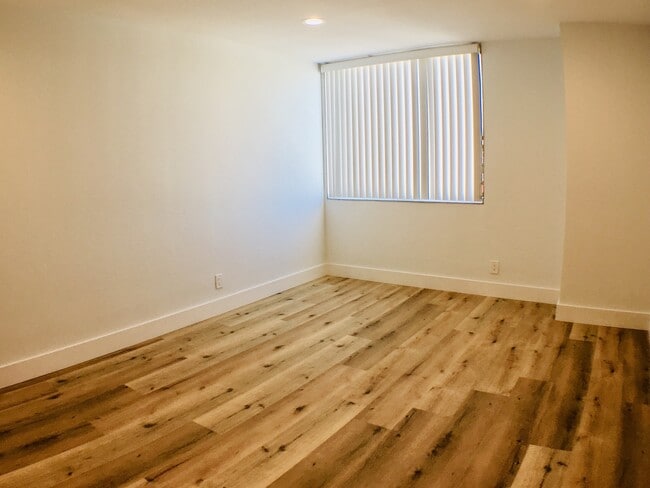 Building Photo - Westwood-Beverly Hills area the well-known Wilshire Selby West