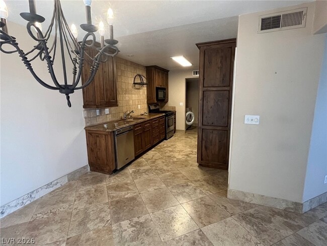 Building Photo - 415 Roman Tree Ct