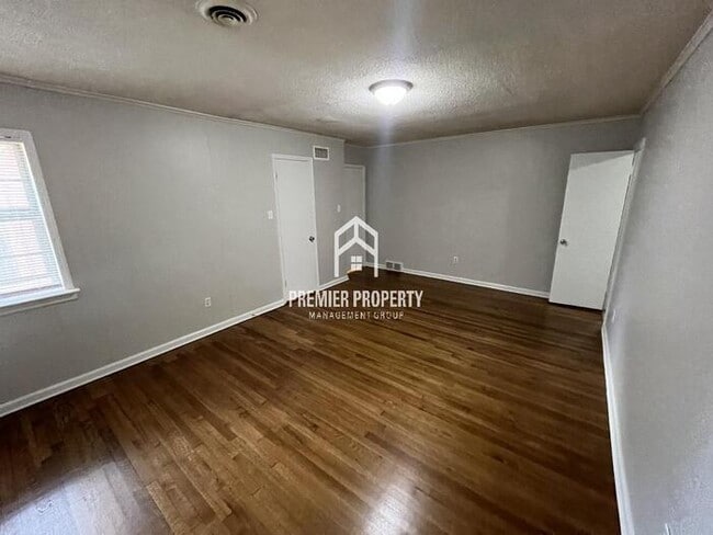 Building Photo - 1367 Bonnie Dr