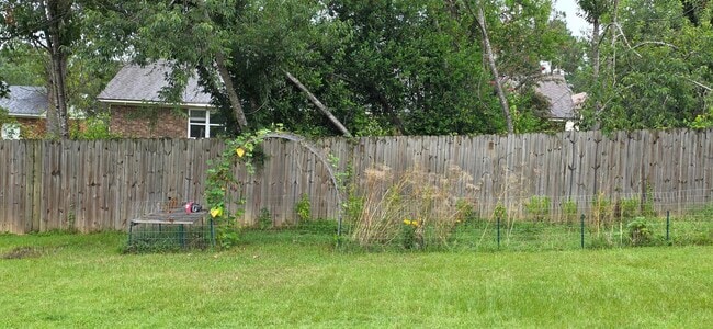 Building Photo - 4011 Pinnacle Way