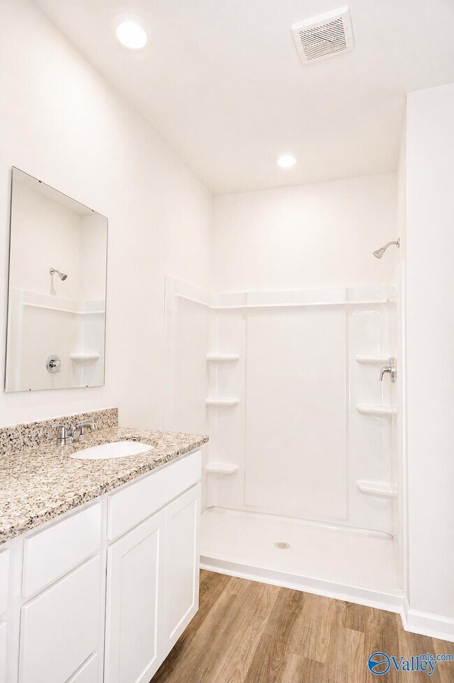 Building Photo - 118 Betty Williams Dr