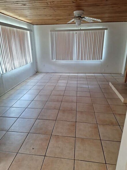 Great room - 224 Cherry St