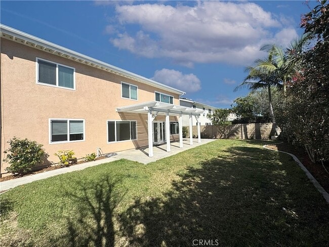 Building Photo - 9872 Kings Canyon Dr