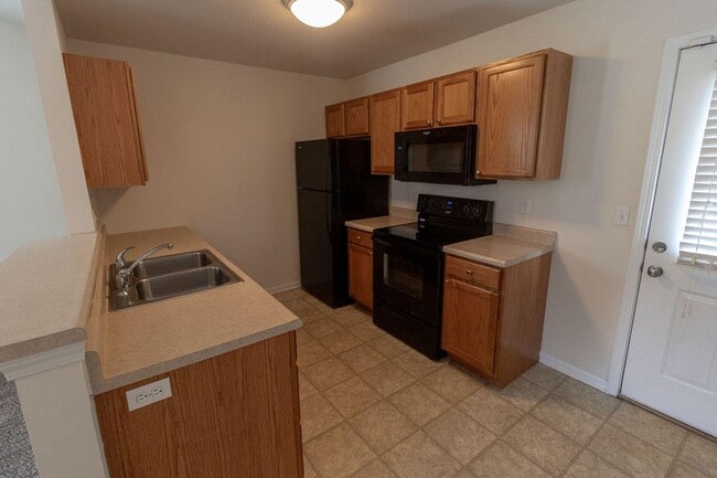 Building Photo - 3300 E St Charles Rd