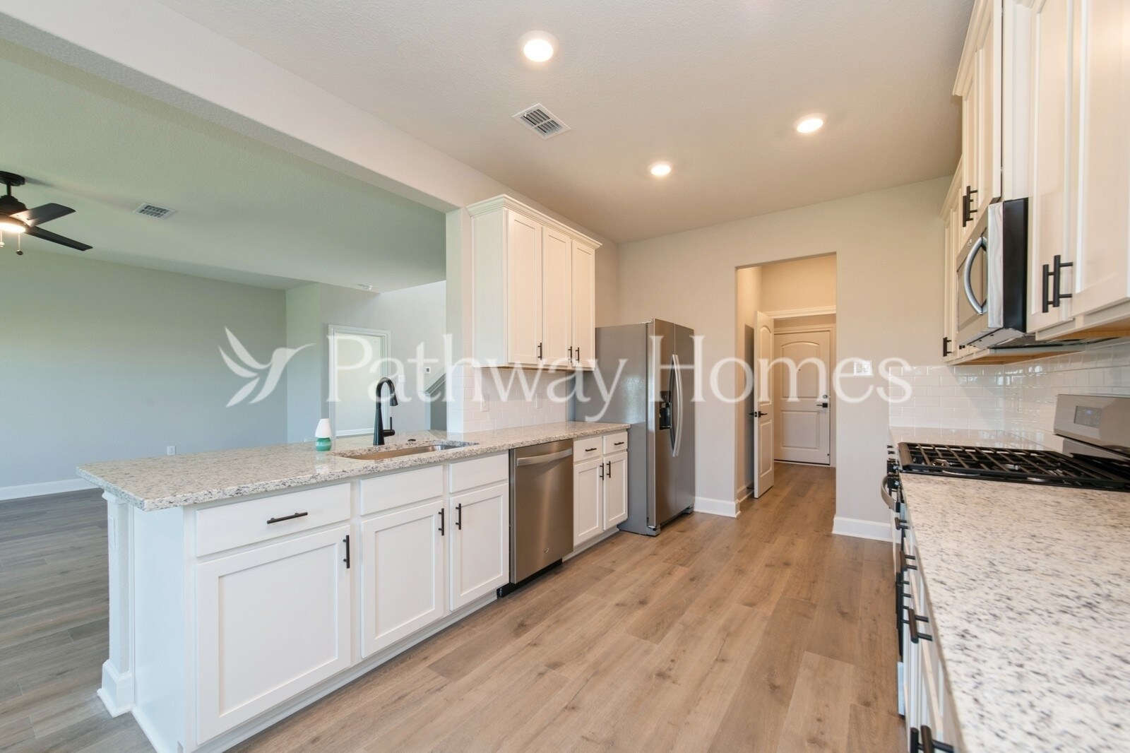 Building Photo - 601 Brookside Dr