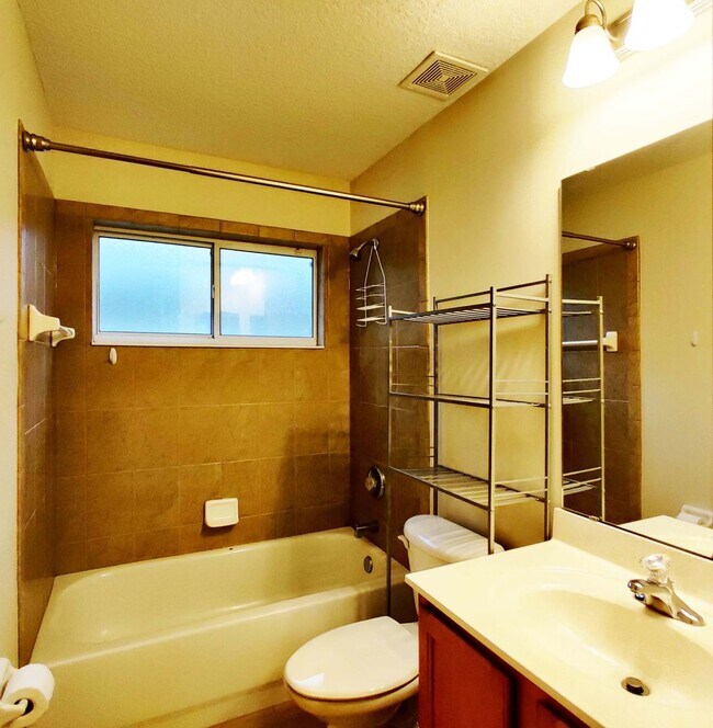 Building Photo - 3 BR  2 BA  Home Timberlake @ Oakleaf Plan...