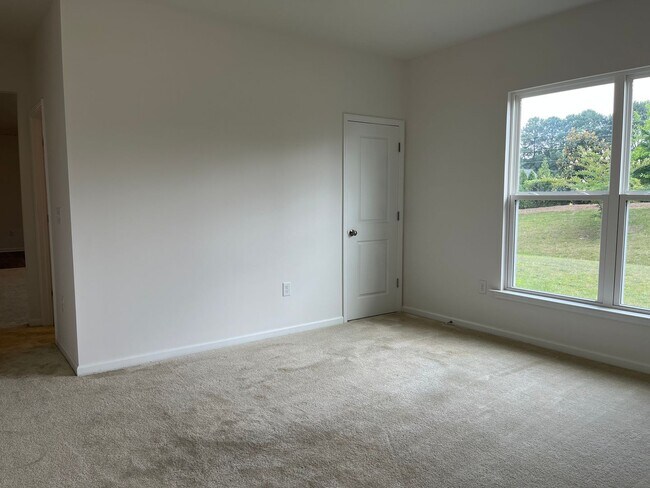 Building Photo - Stunning, Elegant Residence in Fuquay-Vari...