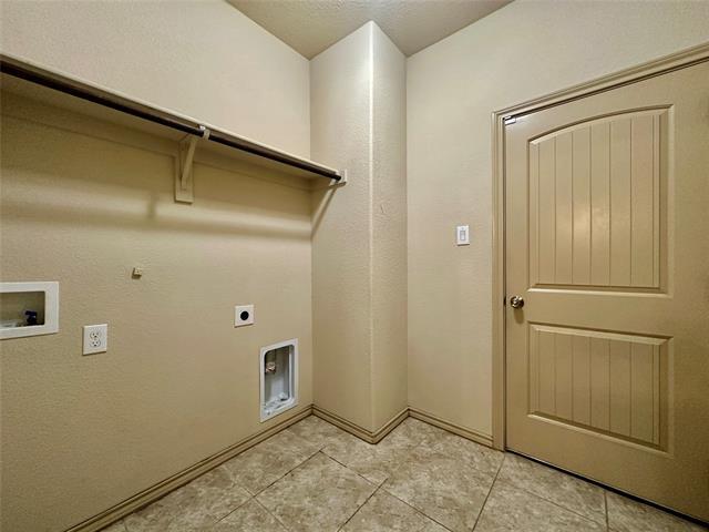 Building Photo - 5205 Glen Meadow Dr