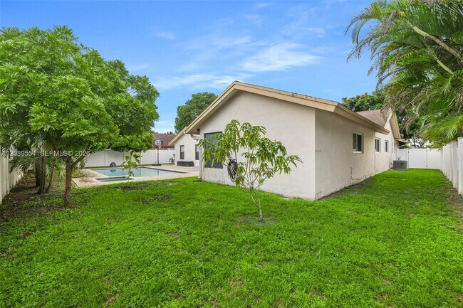 Building Photo - 7700 NW 11th Pl