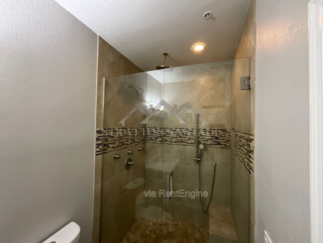 Building Photo - 1445 E Broadway Rd