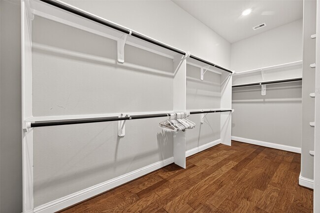 Building Photo - 18719 Evanhale Bend Dr