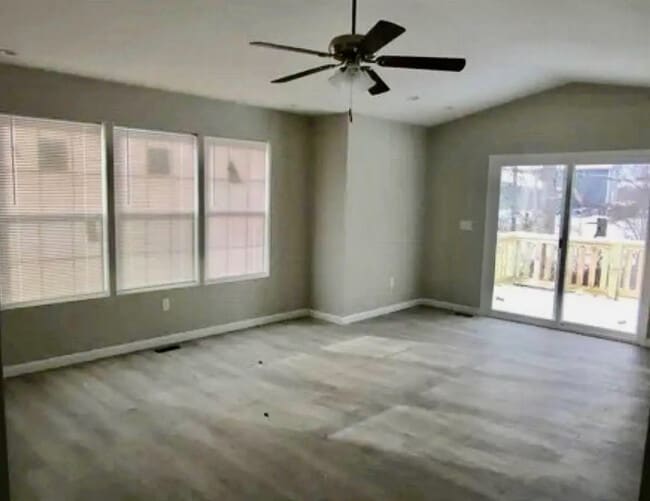 Building Photo - 903 4th St