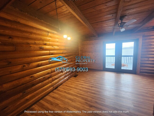 Building Photo - Lakefront 3 bedroom home for rent at the Lake