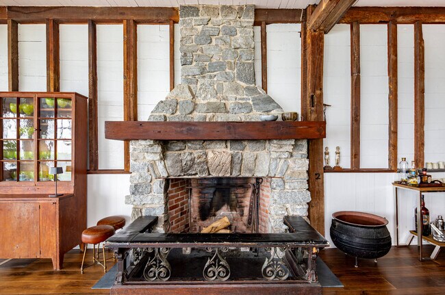 Building Photo - 21 Rawson Rd