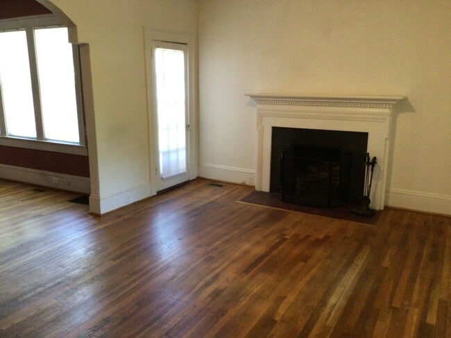 Building Photo - Charming 1920s Bungalow Near Five Points – Available Now!