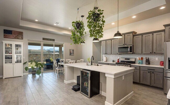 Building Photo - 6516 Blackbird Rd