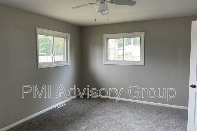 Building Photo - 602 SE 37th St