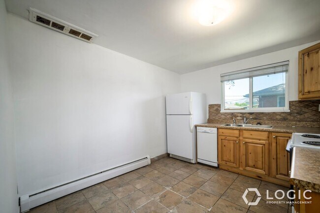 Building Photo - 783 E 1400 S