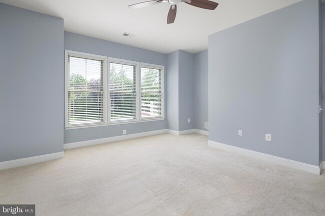 Building Photo - 1705 Cottonwood Grove Rd