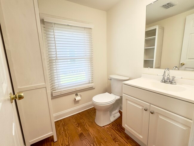 Building Photo - 625 Goldsborough St