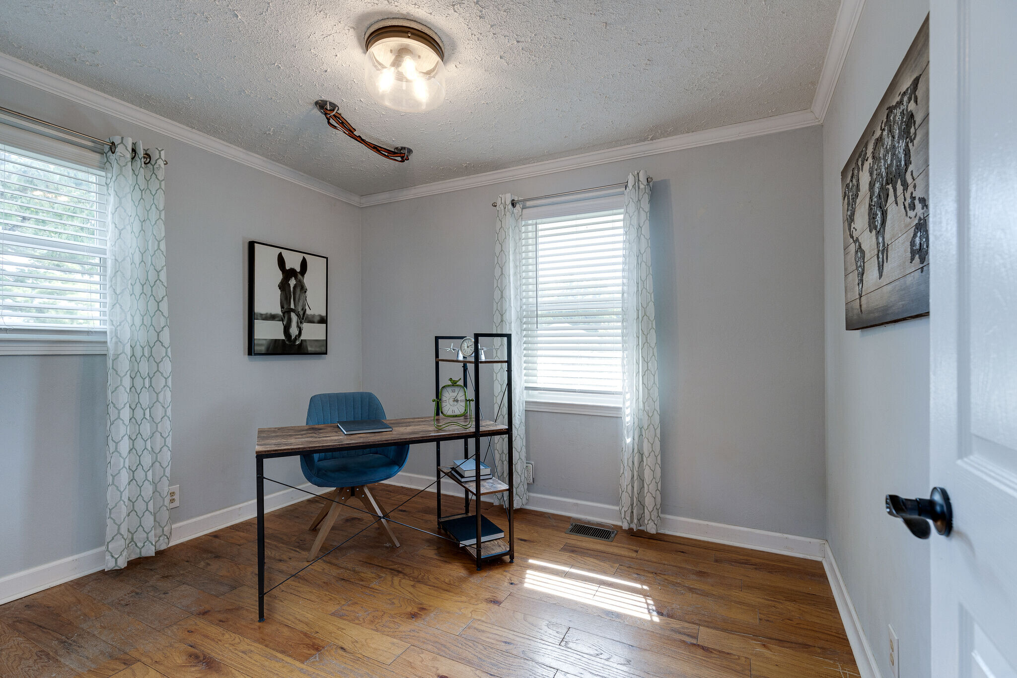 Building Photo - 2505 Oakwood Ave