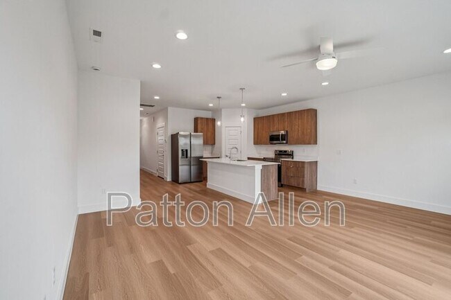 Building Photo - 7 Bolton St