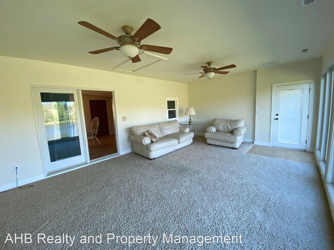 Building Photo - 3 br, 1.5 bath House - 407 Roma Rd.