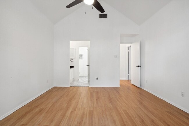 Building Photo - 6501 Brush Country Rd