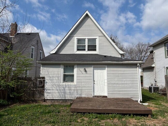 Building Photo - 209 N Grimes St