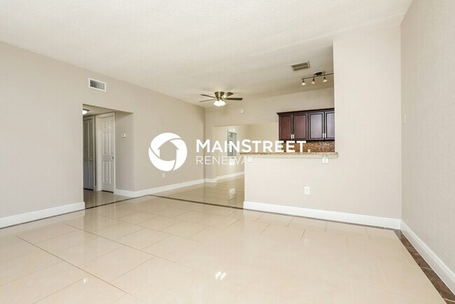 Building Photo - 3 Bedroom Pet-Friendly Home in Apopka, FL with Main Street Renewal