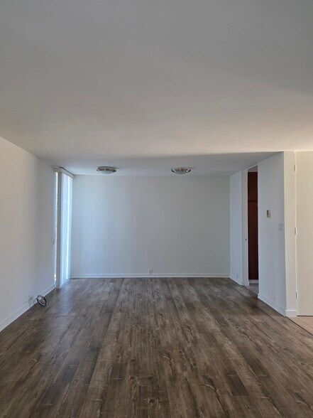 Living Room - 1145 Yale St