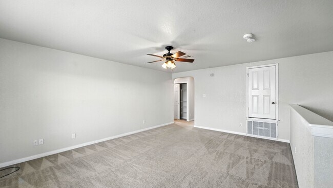 Building Photo - 4527 Summer Fall