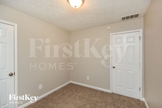 Building Photo - 2826 Bay Leaf Dr SE
